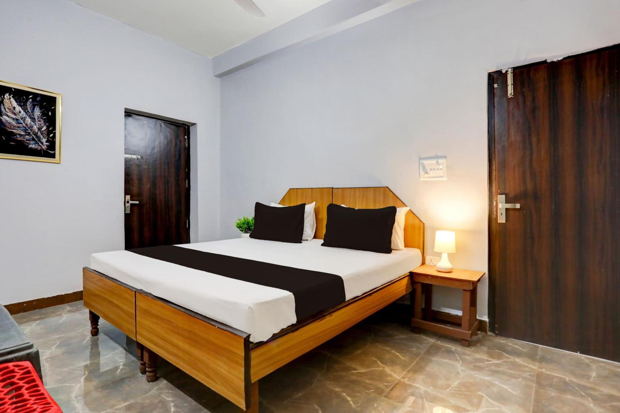 Super Hotel Live View Indraprastha 外观 照片