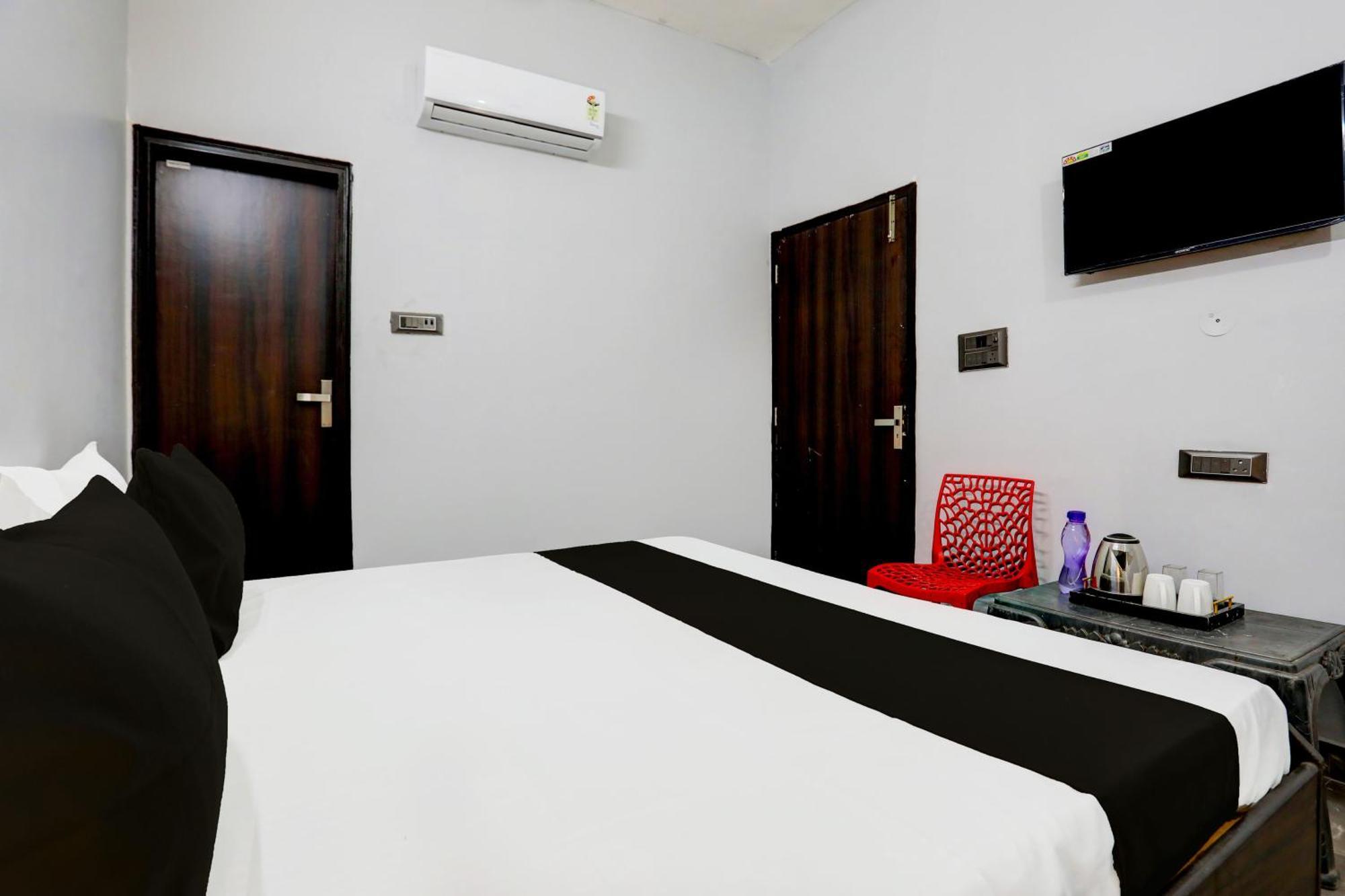 Super Hotel Live View Indraprastha 外观 照片