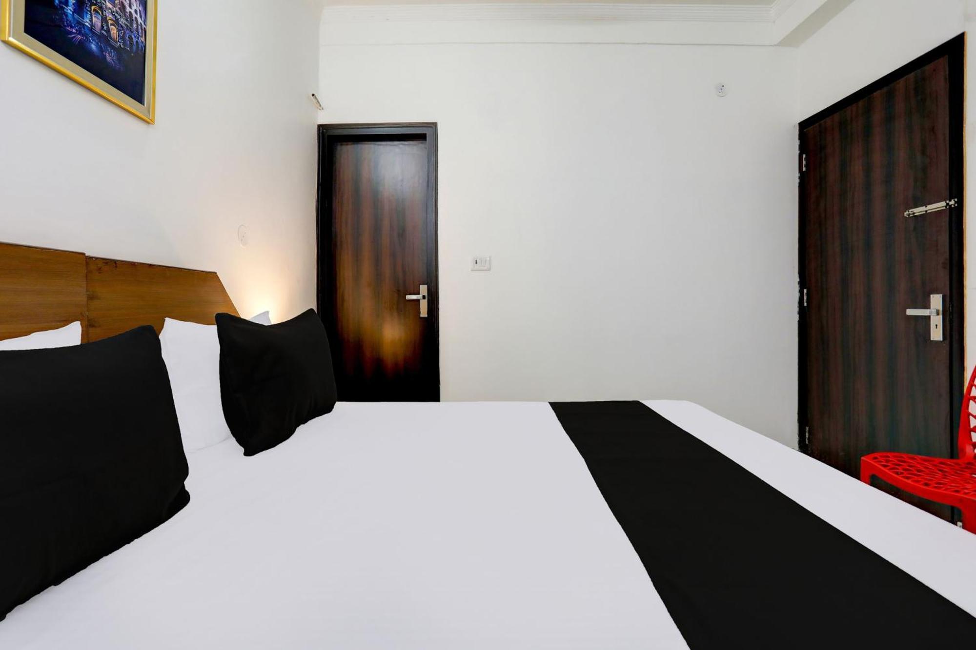 Super Hotel Live View Indraprastha 外观 照片