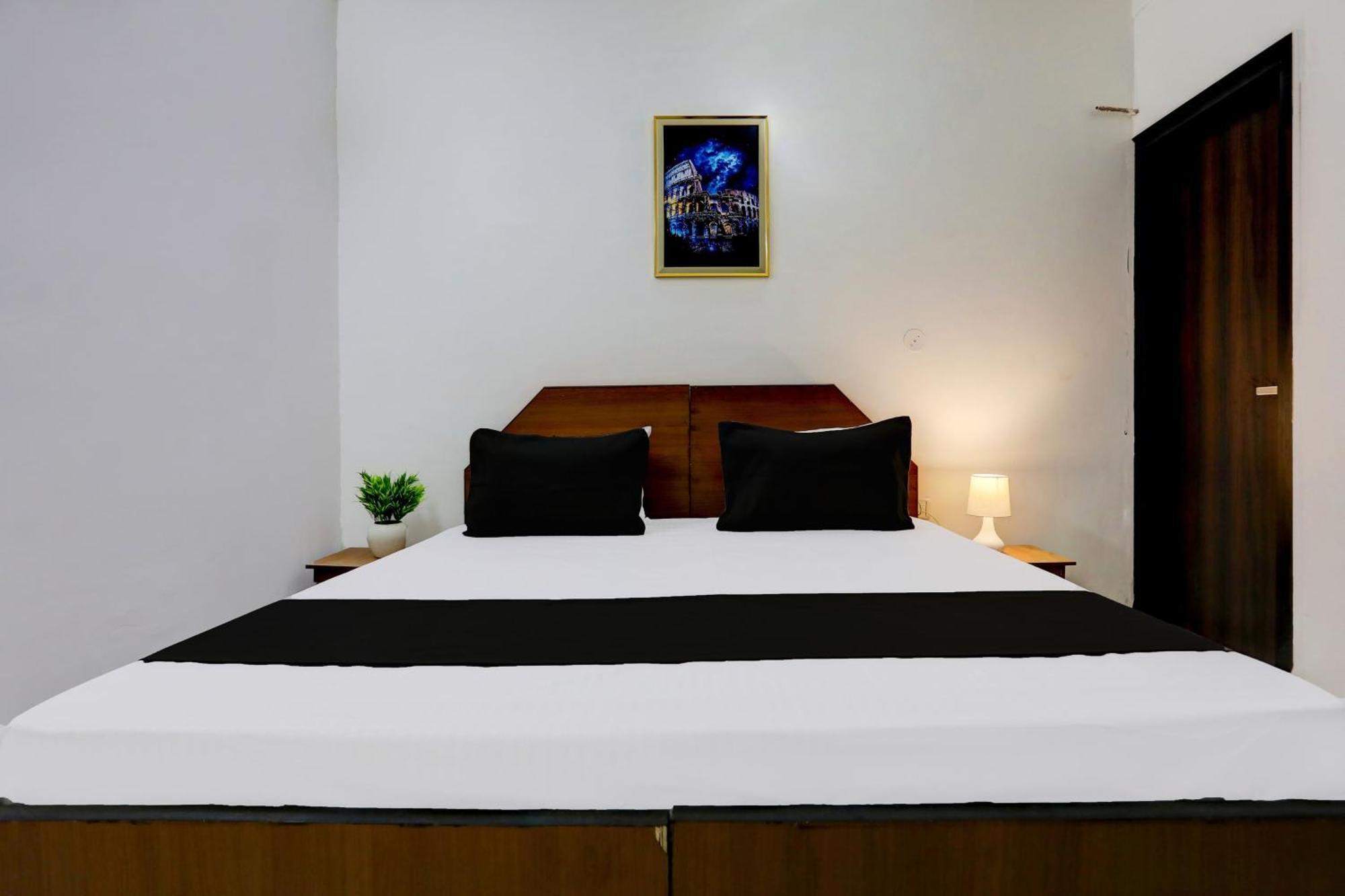 Super Hotel Live View Indraprastha 外观 照片