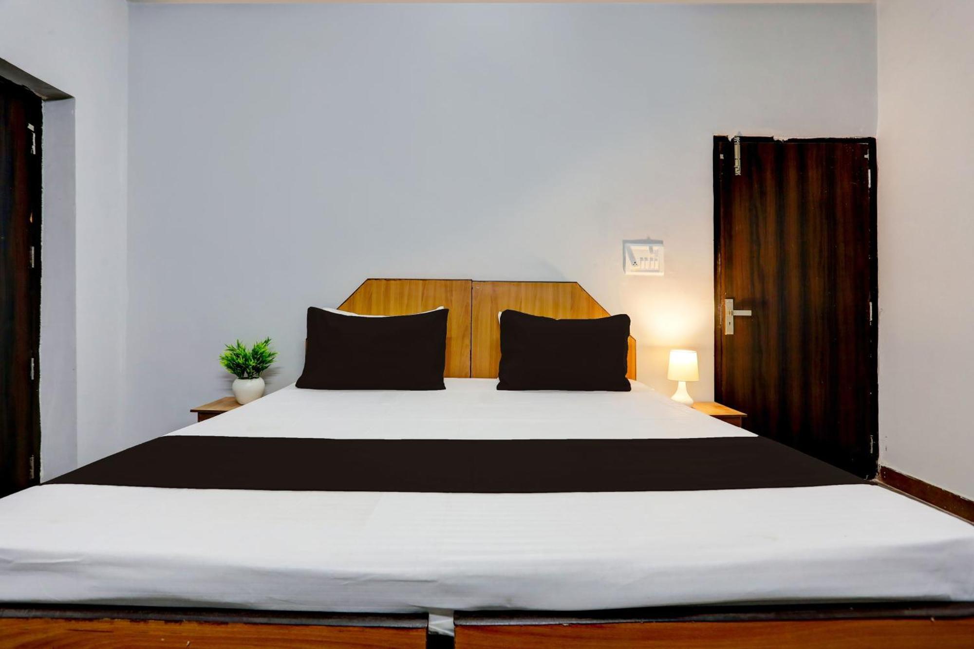Super Hotel Live View Indraprastha 外观 照片